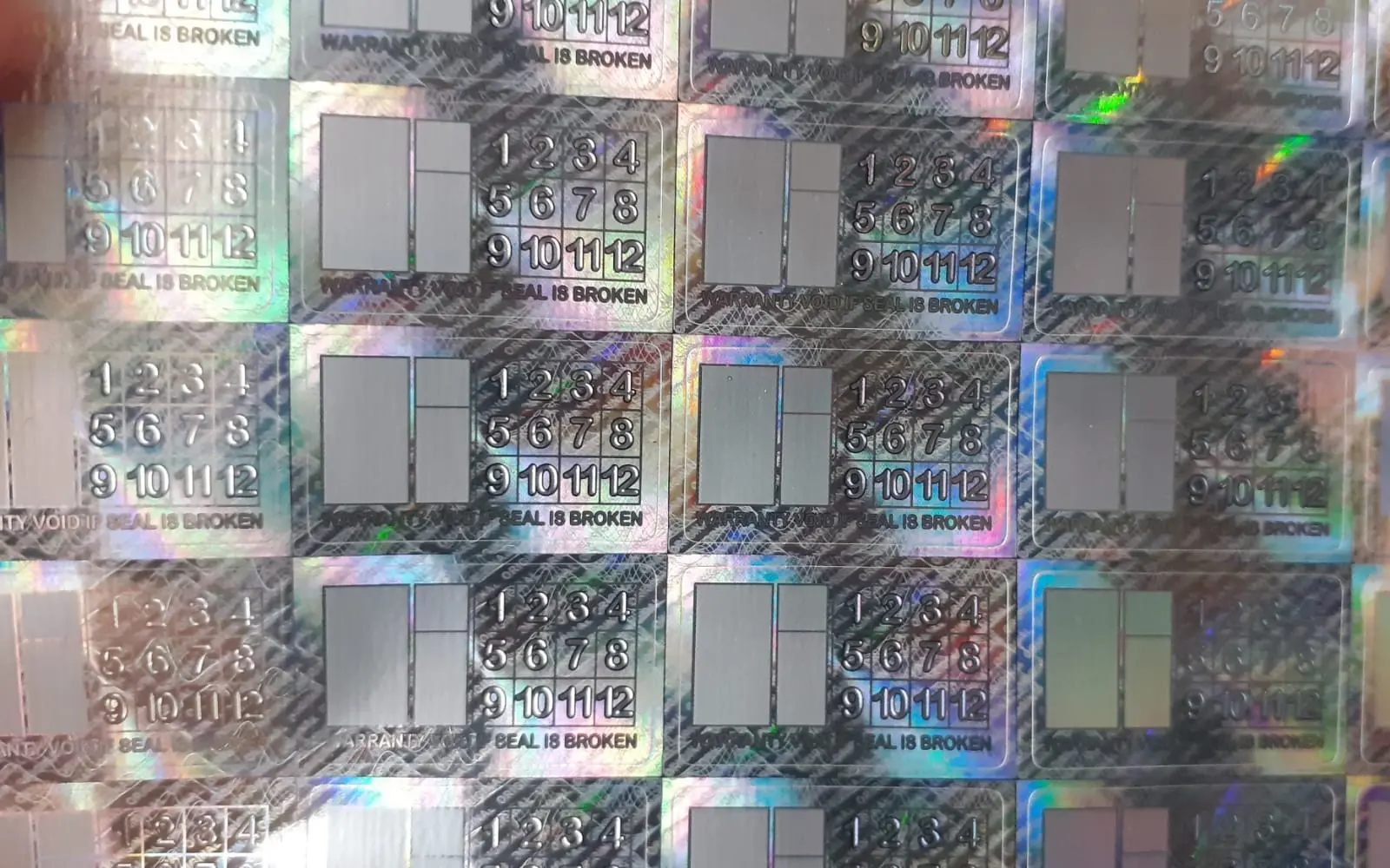 Stiker hologram Segel-Angka (Sedang) - Persegi Panjang 2 x 1.2 cm